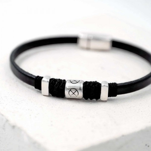 Men's bracelet of genuine leather Leather men's bracelet with metallic silver-plated parts