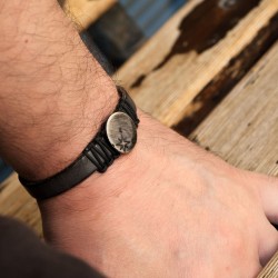 Δερμάτινο ανδρικό βραχιόλι με gun-metal Πυξίδα ΄Γκρι σκούρο δερμάτινο ανδρικό βραχιόλι με gun-metal Πυξίδα