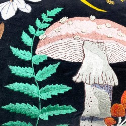 Μαξιλάρι Forage Black Velvet με κέντημα