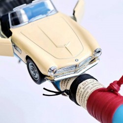 Λαμπάδα με αυτοκίνητο BMW Cabriolet για αγόρια δεμένο με σουέντ και κορδόνια