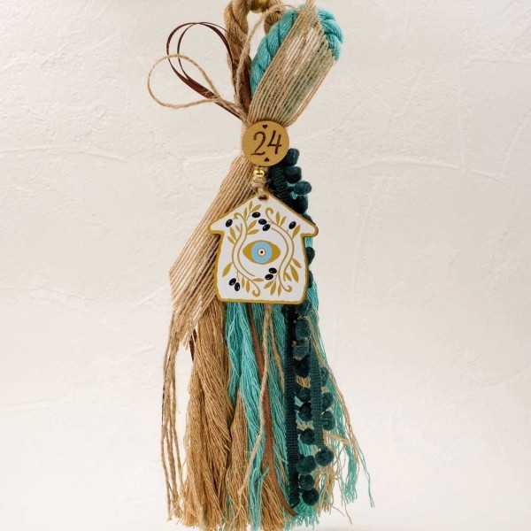 Χειροποίητο κρεμαστό γούρι 2025 με σπιτάκι από ξύλο και ιδιαίτερο τύπωμα Χειροποίητο κρεμαστό γούρι 2025 με σπιτάκι από ξύλο και ιδιαίτερο τύπωμα