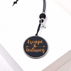 Ανδρικό γούρι αυτοκινήτου με μήνυμα Escape the Ordinary