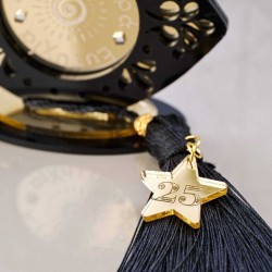 Χειροποίητο γούρι μάτι πλέξιγκλας με φούντα Χειροποίητο επιτραπέζιο γούρι μάτι 2026 από πλέξιγκλας