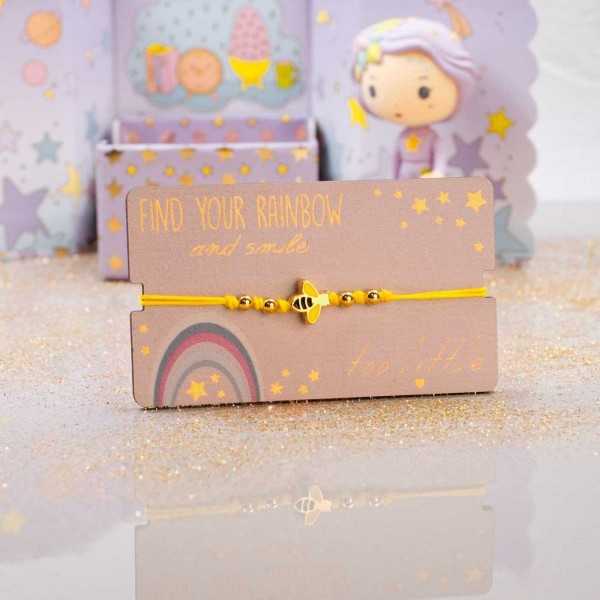 Kid's bracelet with enamelled bee Handmade kid's bracelet with enamelled bee and macrame adjustable closure