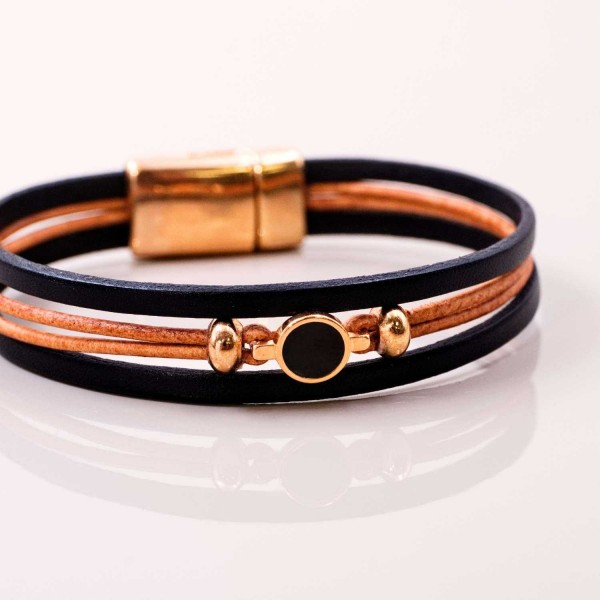 Leather bracelet with enamelled metal round part Handmade leather bracelet with rose gold-plated metal parts and enamel