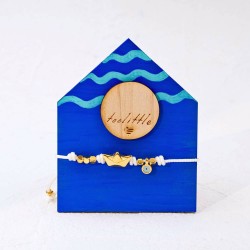 Macrame bracelet with metallic little boat Handmade macrame bracelet with gold-plated metallic little boat