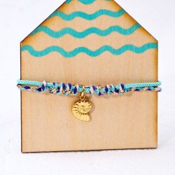 Macrame bracelet with metallic sea shell Handmade macrame bracelet with metallic sea shell