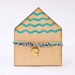 Macrame bracelet with metallic sea shell Handmade macrame bracelet with metallic sea shell