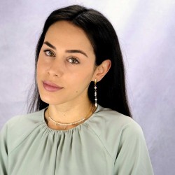 Σκουλαρίκια με ημιπολύτιμες χάντρες Σκουλαρίκια από ανοξείδωτο ατσάλι με ημιπολύτιμες χάντρες