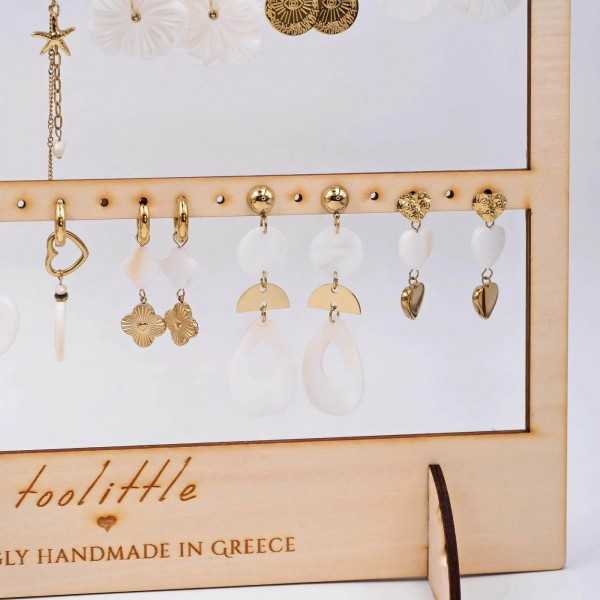 Σετ από 12 σκουλαρίκια και σταντ παρουσίασης Σετ 12 χειροποίητα σκουλαρίκια από ατσάλι σε επίχρυση επιμετάλλωση και σταντ παρουσίασης