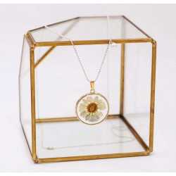 Long handmade necklace with gold-plated parts and dried flower Long handmade necklace with gold-plated parts and dried flower