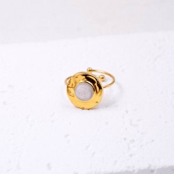 Επίχρυσο δαχτυλίδι από ανοξείδωτο ατσάλι με σμάλτο Επίχρυσο δαχτυλίδι από ανοξείδωτο ατσάλι με σμάλτο