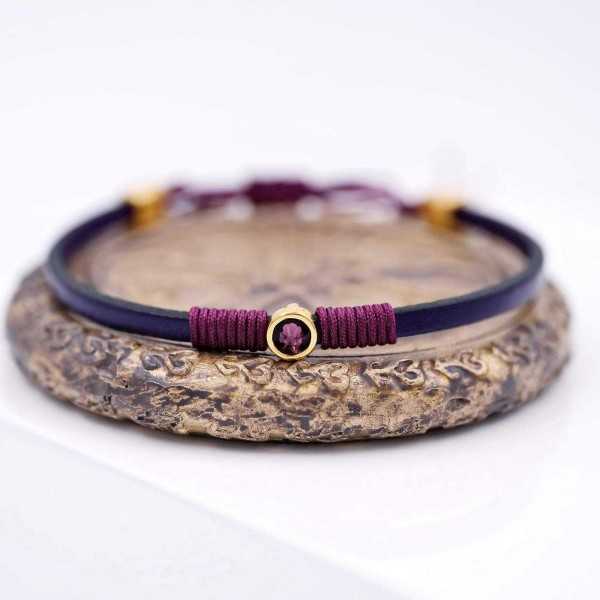 Leather bracelet with Swarovski crystal Leather bracelet with Swarovski crystal in gold-plating