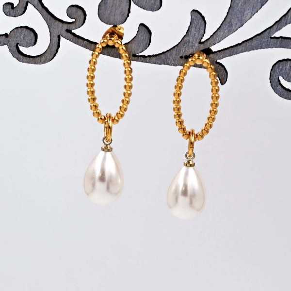 Handmade earrings with gold-plated parts and pearls Handmade earrings with gold-plated parts and pearls