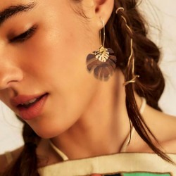 Gold-plated hoop earrings with plexiglass leaf Handmade hoop earrings in 24K gold-plating with plexiglass leaf
