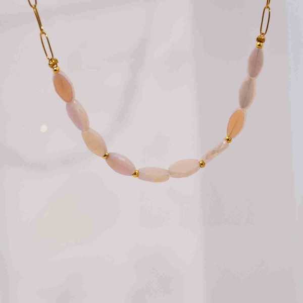 Gold-plated short necklace with crystals Gold-plated short necklace with crystals