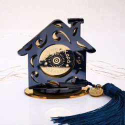 Χειροποίητο γούρι πλέξιγκλας Χειροποίητο επιτραπέζιο γούρι από πλέξιγκλας με κεραμικές χάντρες και φούντα