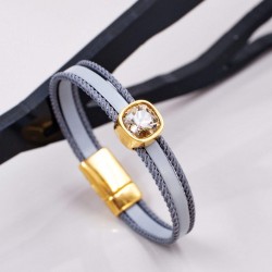 Δερμάτινο Βραχιόλι με Κρύσταλλο Swarovski Δερμάτινο βραχιόλι με κρύσταλλο Swarovski και στοιχεία σε επίχρυση επιμετάλλωση