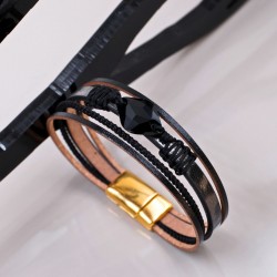 Leather Bracelet with Swarovski Crystal Leather bracelet in gold-plating with Swarovski crystal