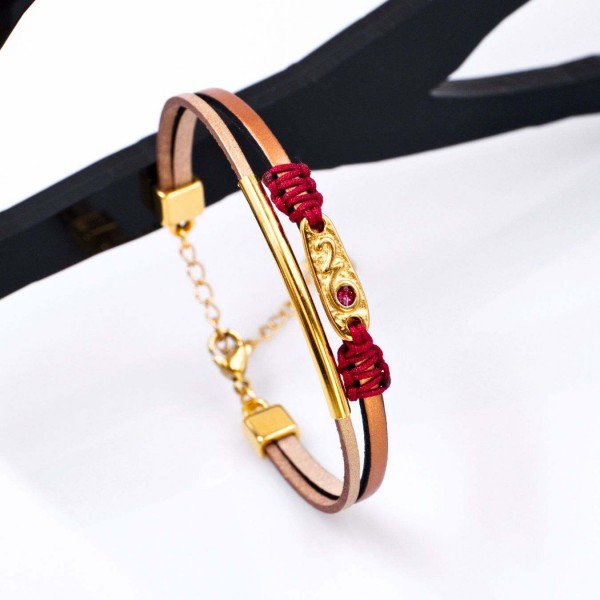 Leather 2026 lucky bracelet with metal parts in gold-plating and enamel