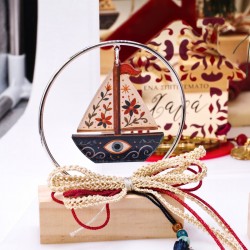 Γούρι Καράβι Πλέξιγκλας με Λουλούδια και Ξύλινη Βάση Γούρι Καράβι Πλέξιγκλας με Λουλούδια και Ξύλινη Βάση
