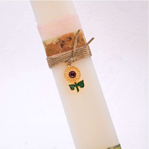 Set of 2 Handmade Easter Candles for Women with Enamelled Flower Set of 2 Handmade Easter Candles for Women with Enamelled Flower