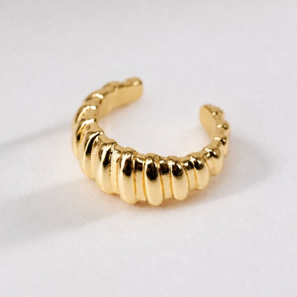 Ear Cuff από Ανοξείδωτο Ατσάλι με Ανάγλυφο Σχέδιο Ear Cuff με Ανάγλυφο Σχέδιο από Ανοξείδωτο Ατσάλι με Επίχρυση Επιμετάλλωση 24Κ