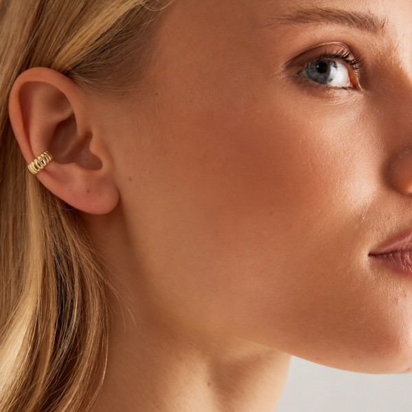 Ear Cuff από Ανοξείδωτο Ατσάλι με Ανάγλυφο Σχέδιο Ear Cuff με Ανάγλυφο Σχέδιο από Ανοξείδωτο Ατσάλι με Επίχρυση Επιμετάλλωση 24Κ